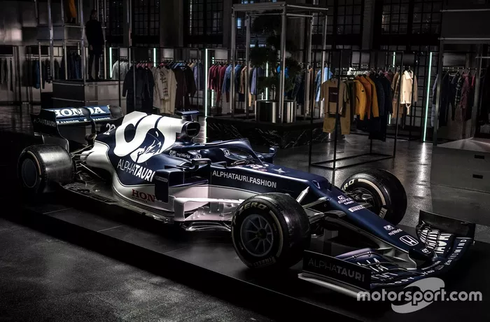 El coche de la Scuderia Alphatauri, el AT02, para la F1 2021