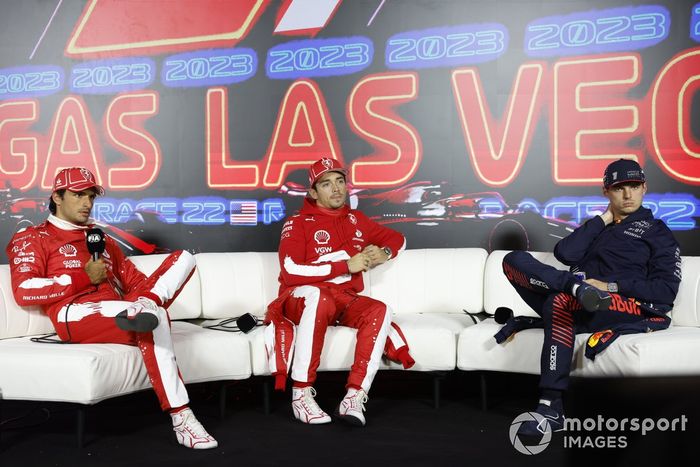 Carlos Sainz, Scuderia Ferrari, Charles Leclerc, Scuderia Ferrari, Max Verstappen, Red Bull Racing