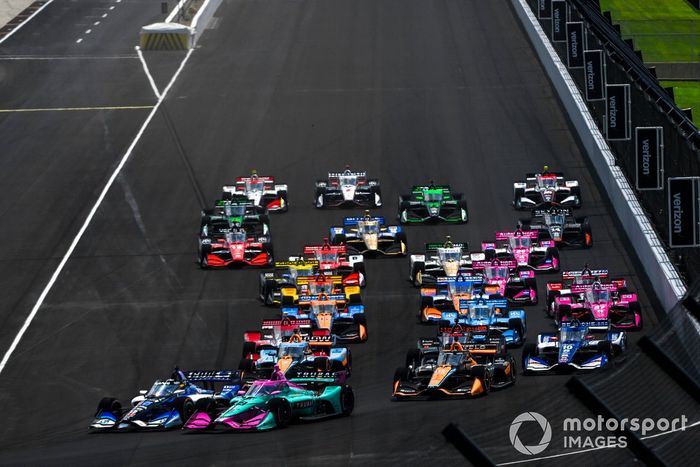 Graham Rahal, Rahal Letterman Lanigan Racing Honda, salida, Felix Rosenqvist, Arrow McLaren Chevrolet, Christian Lundgaard, Rahal Letterman Lanigan Racing Honda, Josef Newgarden, Team Penske Chevrolet, Devlin DeFrancesco, Andretti Steinbrenner Autosport H