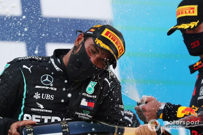 Podio: ganador, Lewis Hamilton, Mercedes-AMG Petronas F1