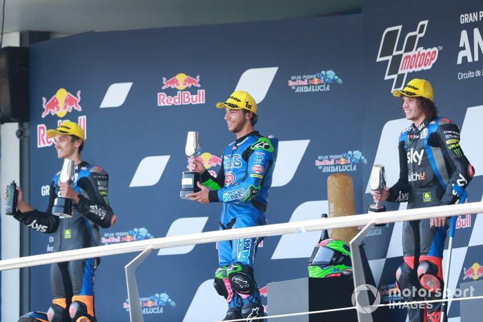 Podio: segundo lugar Luca Marini, Sky Racing Team VR46, ganador Enea Bastianini, Italtrans Racing Team, y tercer lugar Marco Bezzecchi, Sky Racing Team VR46