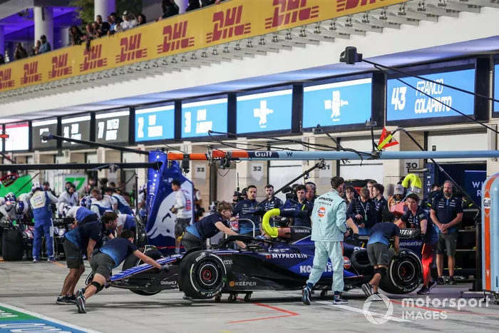 Alex Albon, Williams FW46, vuelve al garaje