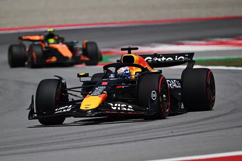 Lando Norris, McLaren, Max Verstappen, Red Bull Racing