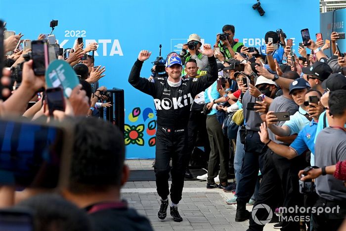 Edoardo Mortara, Venturi Racing, 3ª posición, llega al podio