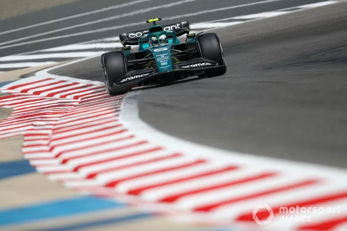 Sebastian Vettel, Aston Martin AMR22

