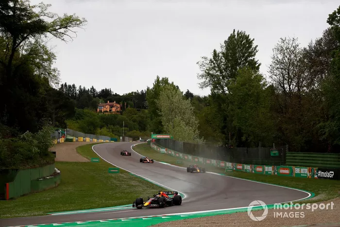 Max Verstappen, Red Bull Racing RB18, Sergio Pérez, Red Bull Racing RB18 ,y Lando Norris, McLaren MCL36