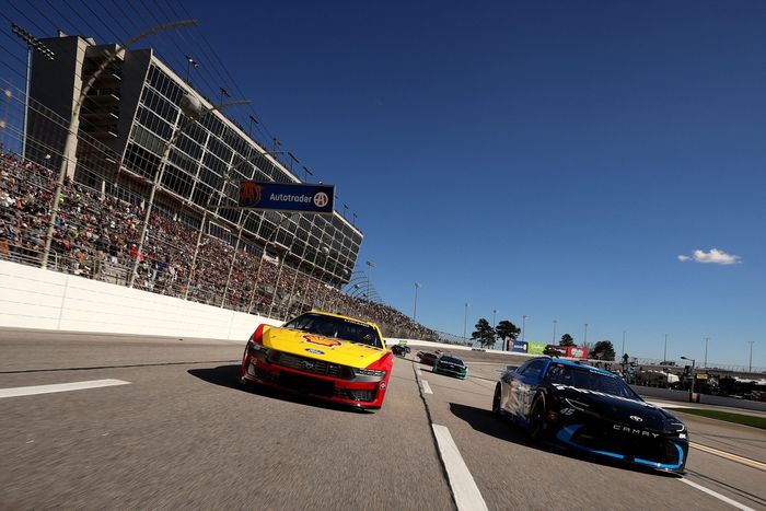 Joey Logano, Team Penske, Tyler Reddick, 23XI Racing