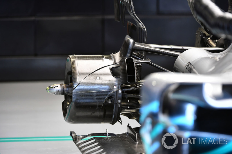 Вузол кріплення заднього колеса Mercedes AMG F1 W09