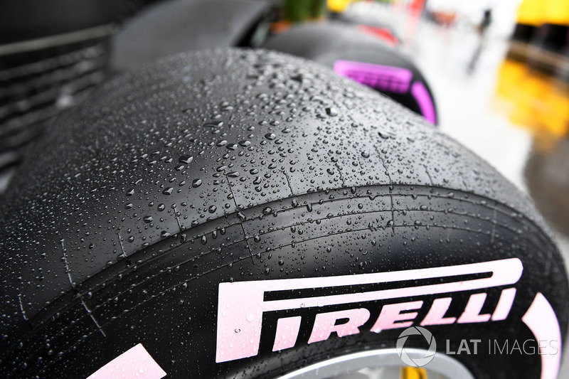 Slick Pirelli tyre and rain