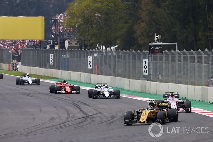 Carlos Sainz Jr., Renault Sport F1 Team RS17, Sergio Perez, Sahara Force India F1 VJM10, Felipe Massa, Williams FW40, Kimi Raikkonen, Ferrari SF70H, Lance Stroll, Williams FW40