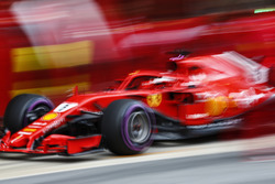 Arrêt au stand pour Sebastian Vettel, Ferrari SF71H