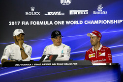 Press conference: polesitter Valtteri Bottas, Mercedes AMG F1, second place Lewis Hamilton, Mercedes