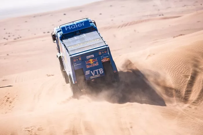 #511 Team KAMAZ Master: Andrey Karginov, Andrey Mokeev, Igor Leonov