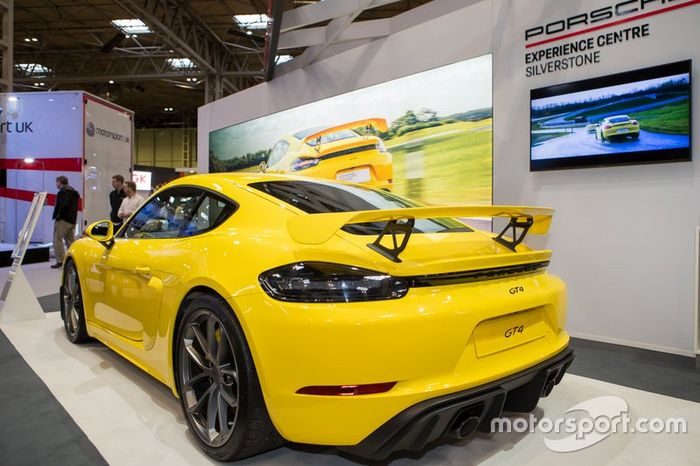 Porsche GT4