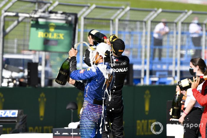 Podio: tercer lugar Lando Norris, McLaren celebra