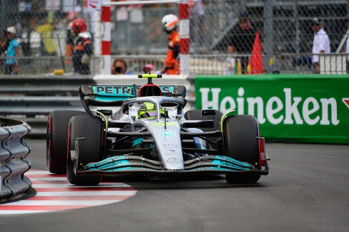 Lewis Hamilton, Mercedes W13