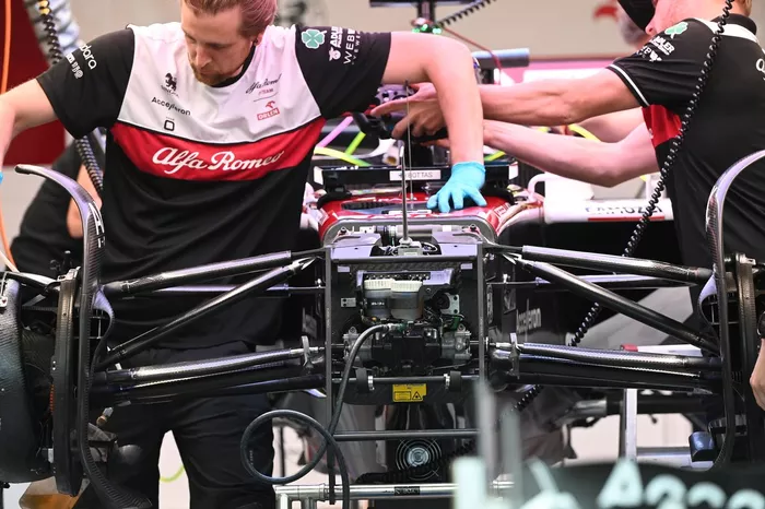 Detalle frontal del Alfa Romeo C42