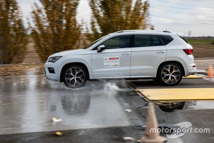 II Curso de Conducción y Nuevas Tecnologías BOSCH - Motor1.com España - Motorsport.com 