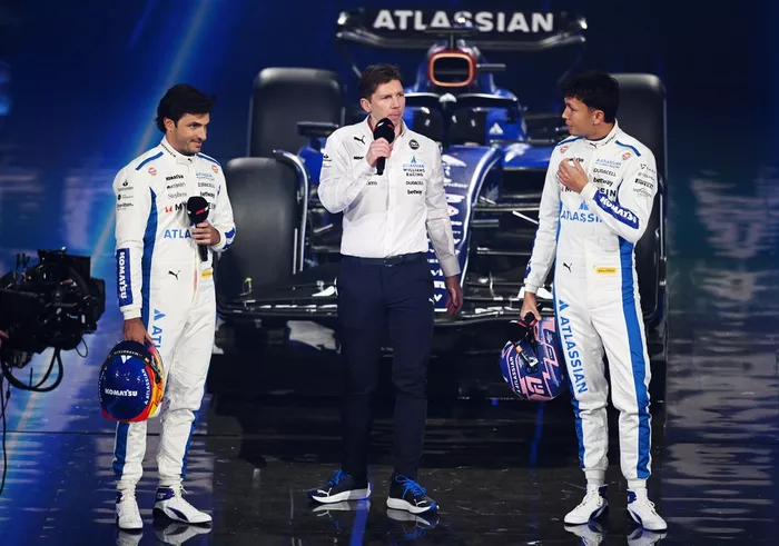 Carlos Sainz, Williams, James Vowles, Team Principal, Williams Racing, Alex Albon, Williams
