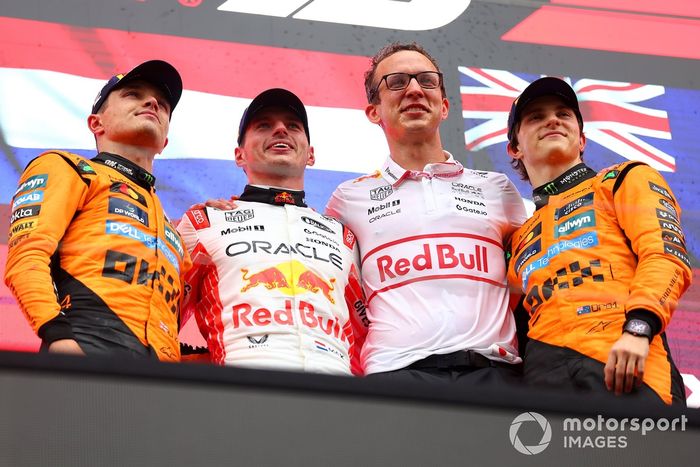 Lando Norris, McLaren, Oscar Piastri, McLaren, Max Verstappen, Red Bull Racing