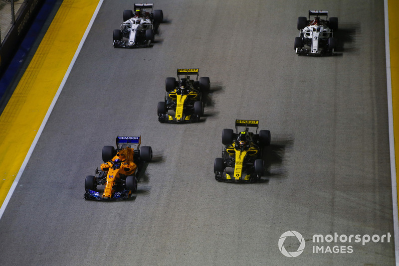 Fernando Alonso, McLaren MCL33, Carlos Sainz Jr., Renault Sport F1 Team R.S. 18, Nico Hulkenberg, Renault Sport F1 Team R.S. 18, Charles Leclerc, Sauber C37, y Marcus Ericsson, Sauber C37