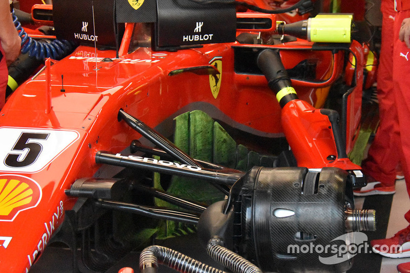 Detalle técnico de Ferrari con parafina