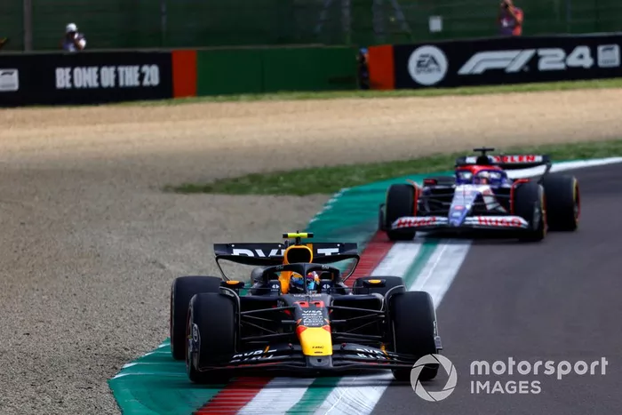 Sergio Pérez, Red Bull Racing RB20, Daniel Ricciardo, RB F1 Team VCARB 01