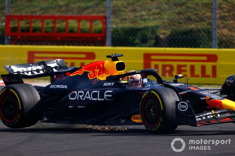 Max Verstappen, Red Bull Racing RB20, Lewis Hamilton, Mercedes F1 W15, chocan