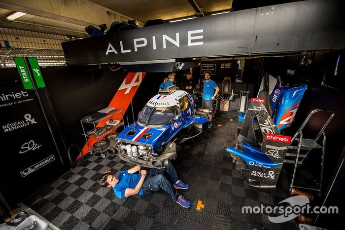 #36 Signatech Alpine Matmut Alpine A470: Nicolas Lapierre, Andre Negrao, Pierre Thiriet