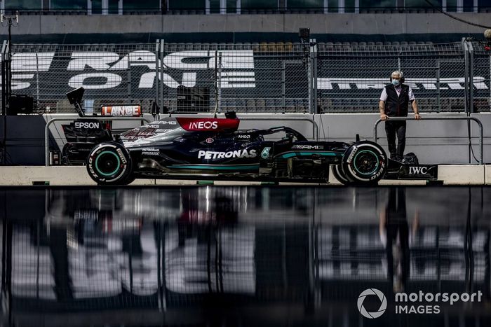 Lewis Hamilton, Mercedes W12
