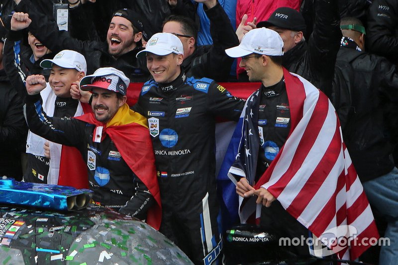 Race Winners #10 Konica Minolta Cadillac DPi-V.R.: Renger Van Der Zande, Jordan Taylor, Fernando Alonso, Kamui Kobayashi