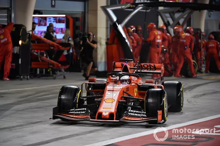 Sebastian Vettel, Ferrari SF90, sale de pits