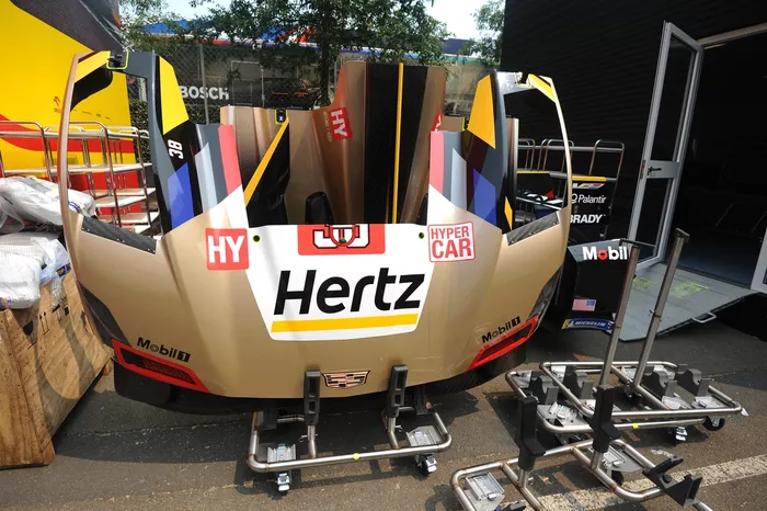 #38 Cadillac Hertz Team Jota Cadillac V-Series.R bodywork
