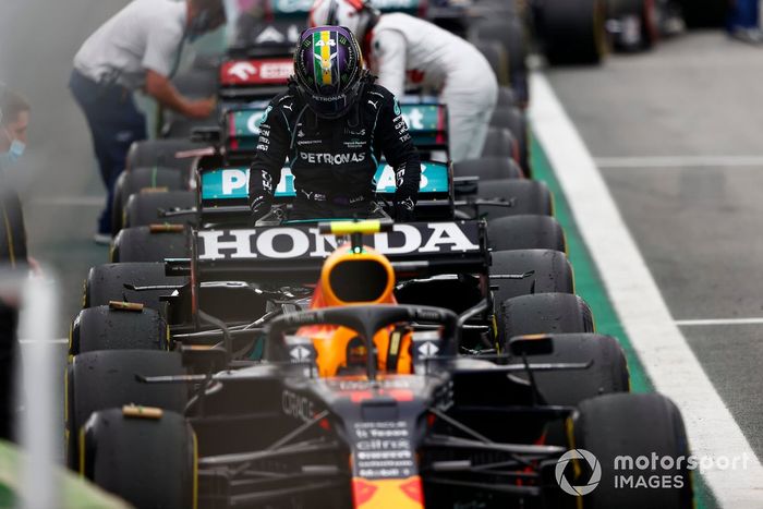 Lewis Hamilton, Mercedes, en el Parc Ferme tras el Sprint