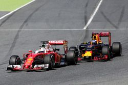Sebastian Vettel, Scuderia Ferrari y Daniel Ricciardo, Red Bull Racing
