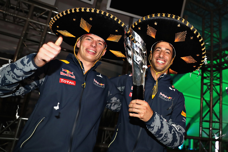 Podium : le troisième, Daniel Ricciardo, Red Bull Racing avec Max Verstappen, Red Bull Racing