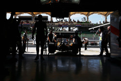 Nico Hulkenberg, Sahara Force India F1 VJM09 in de pits