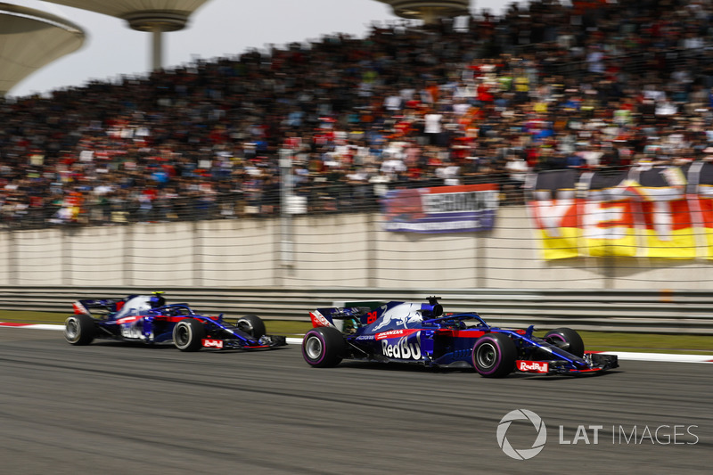 Brendon Hartley, Toro Rosso STR13 Honda, Pierre Gasly, Toro Rosso STR13 Honda