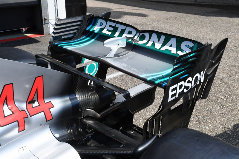 Mercedes-AMG F1 W09, hátsó szárny