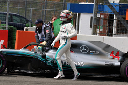Lewis Hamilton, Mercedes-AMG F1 W09 met hydraulisch probleem