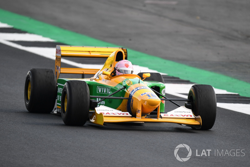 Benetton Ford B193B en el desfile del 70º aniversario de Silverstone