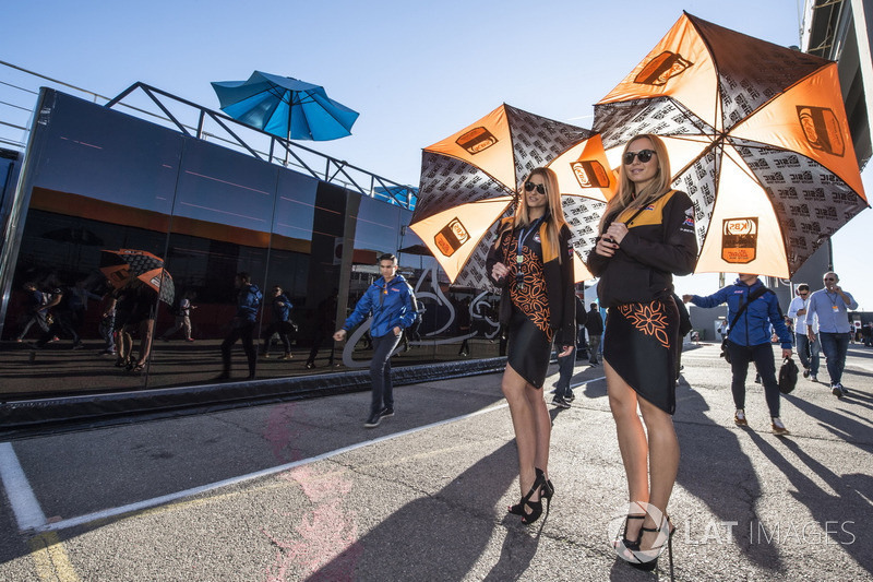 Grid girl