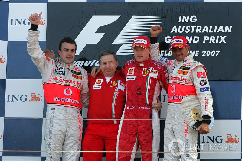 Podium: winnaar Kimi Raikkonen, Ferrari, tweede Fernando Alonso, McLaren, derde Lewis Hamilton, McLa