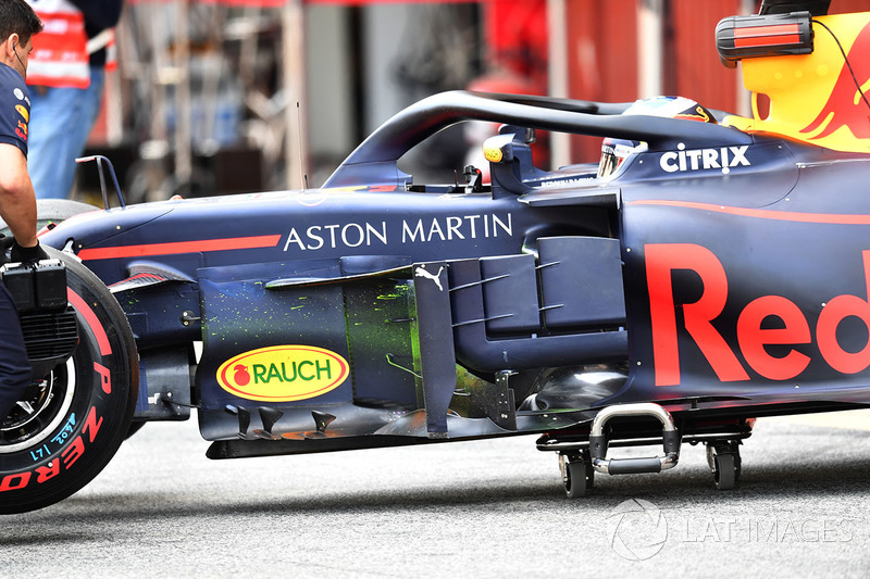 Daniel Ricciardo, Red Bull Racing RB14 avec de la peinture aérodynamique sur les déflecteurs