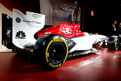 Alfa Romeo Sauber renk düzeni lansmanı