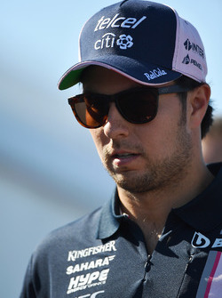 Sergio Perez, Force India Lewis Hamilton, Mercedes-AMG F1