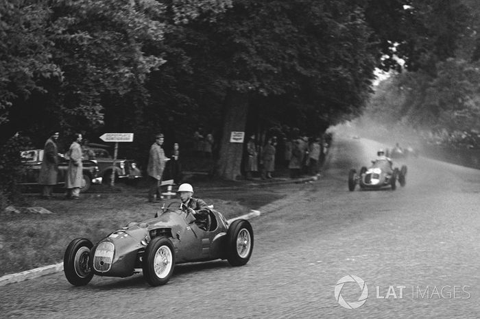 1951-1952 años. Dos carreras en primavera (incluida Indy 500)
