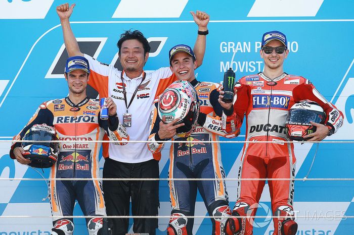 Ganador, Marc Márquez, Repsol Honda Team, segundo, Dani Pedrosa, Repsol Honda Team, tercero, Jorge Lorenzo, Ducati Team