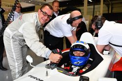 Jonathan Noble, Journalist and David Saelens, F1 Experiences 2-Seater Driver