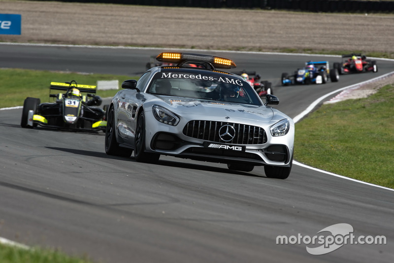 Safety car